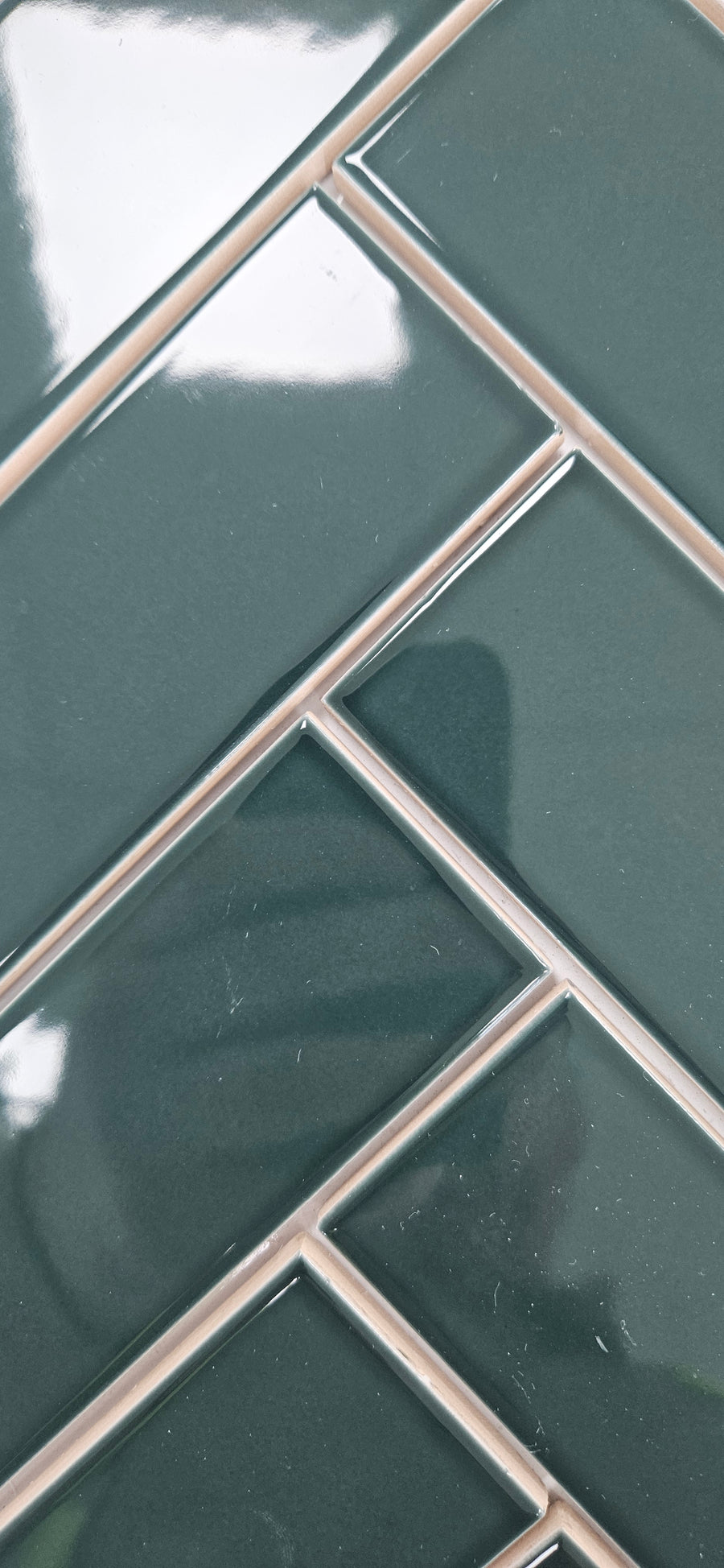 Fluting Green  | Ceramic Tile | 50mm x 20mm x 8.4mm | Gloss